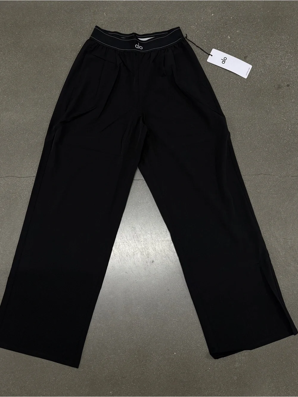 ALO Yoga Women’s Black Wide-Leg Performance Pants